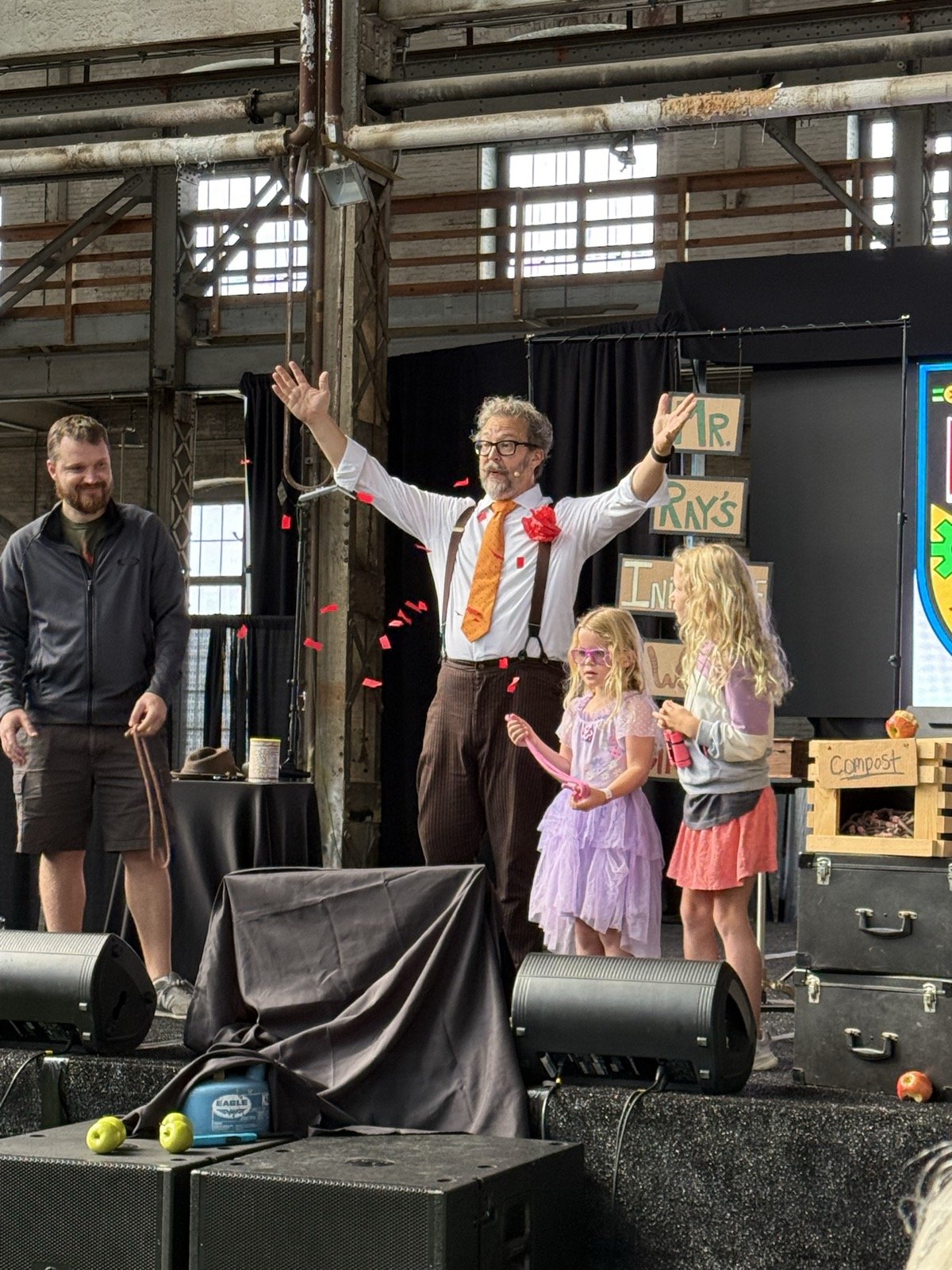 Joshua Ray on the Foundry Stage with kids from the audience